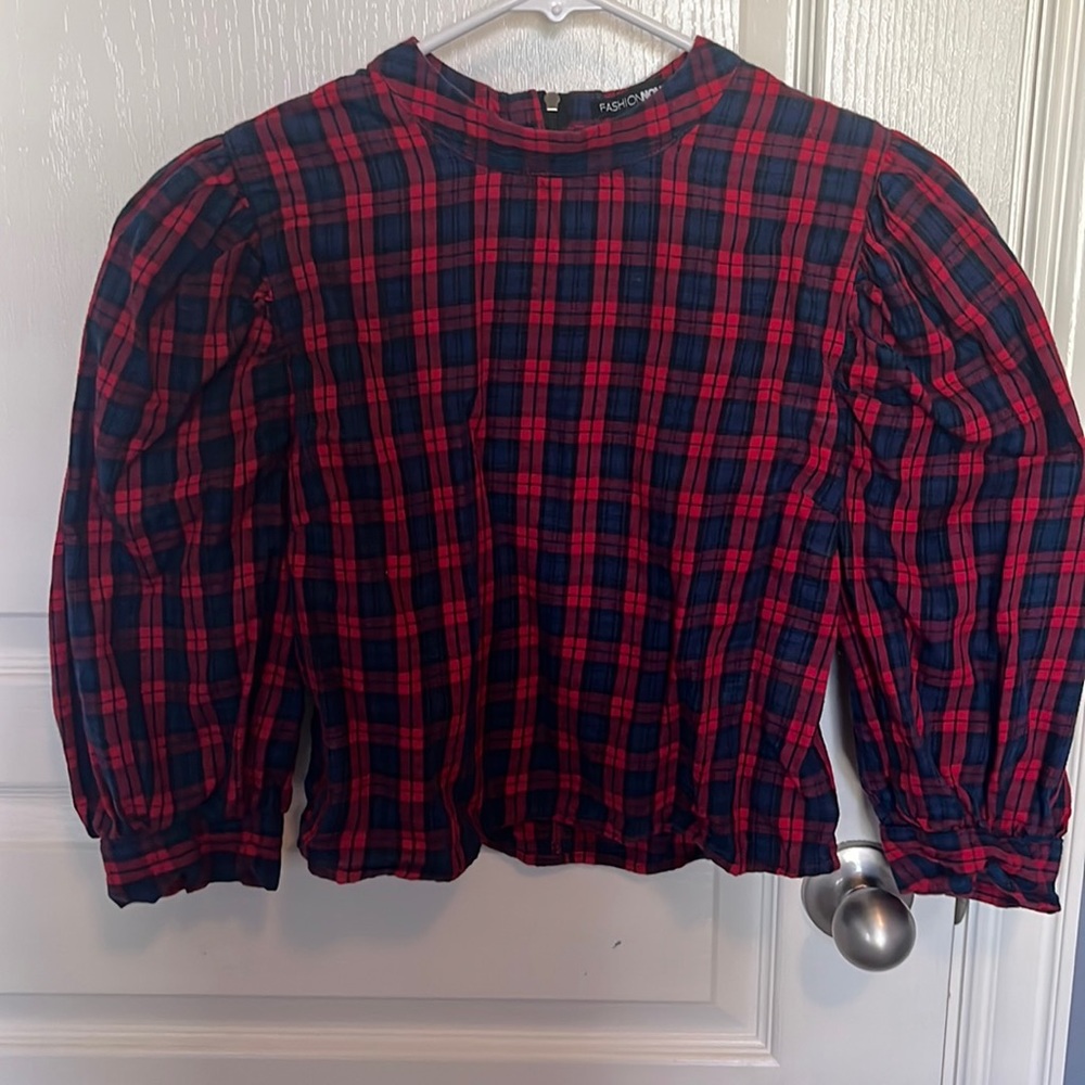 Fashion Nova brand crop top